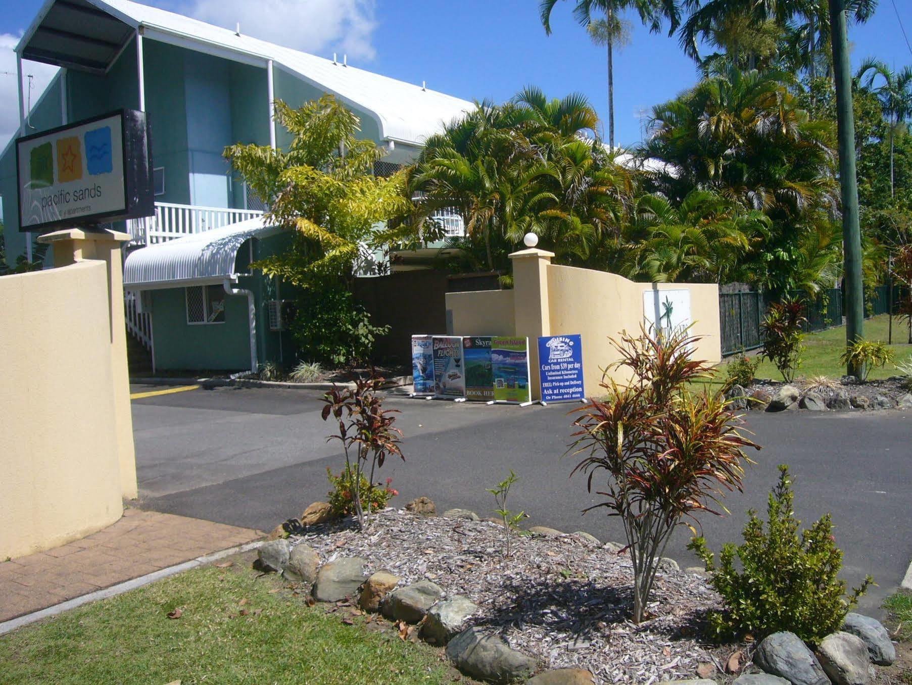 Pacific Sands Apartments Cairns Buitenkant foto